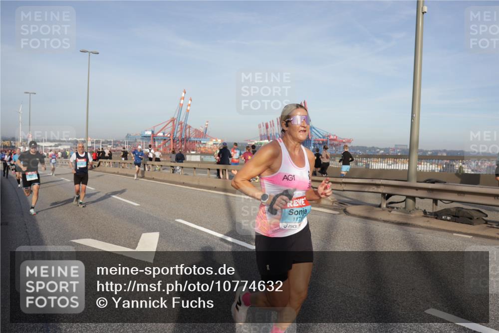 03.10.2026 - Köhlbrandbrückenlauf Yannick Fuchs http://msf.ph/oto/10774632 03.10.2026 09:39:25 Position 2 1, 1179 meine-sportfotos.de