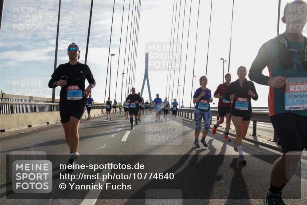 03.10.2026 - Köhlbrandbrückenlauf Yannick Fuchs http://msf.ph/oto/10774640 03.10.2026 09:33:51 Position 1 3772, 3363, 1576 meine-sportfotos.de