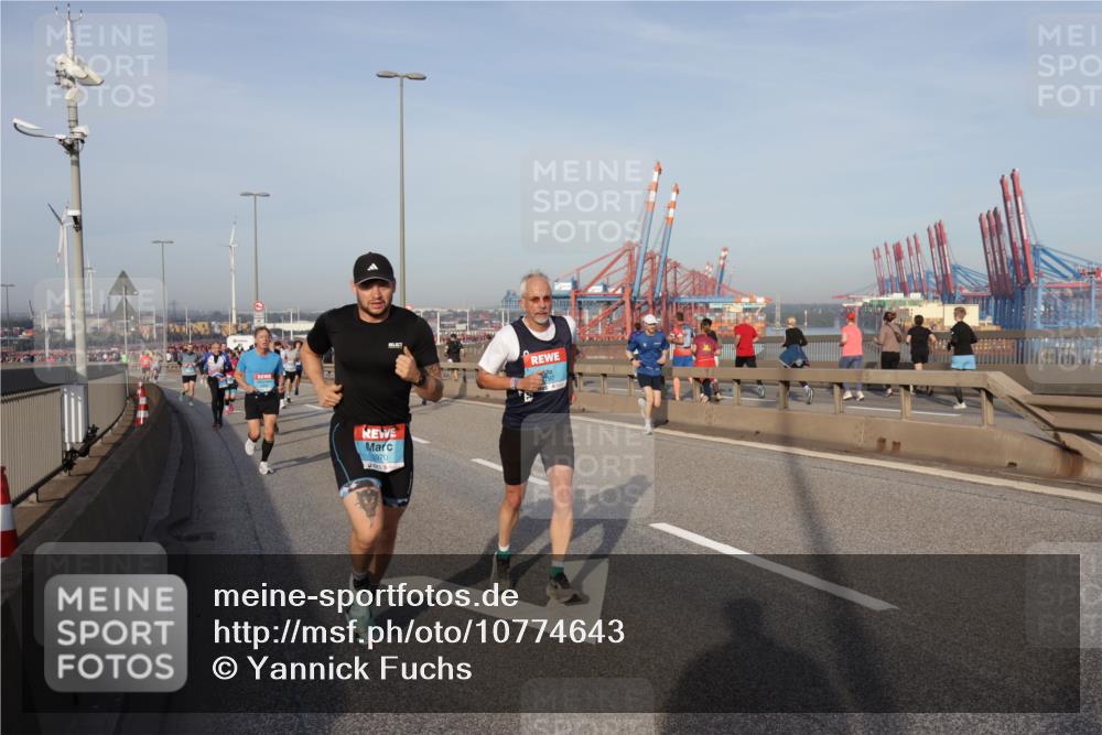 03.10.2026 - Köhlbrandbrückenlauf Yannick Fuchs http://msf.ph/oto/10774643 03.10.2026 09:39:27 Position 2 2970 meine-sportfotos.de