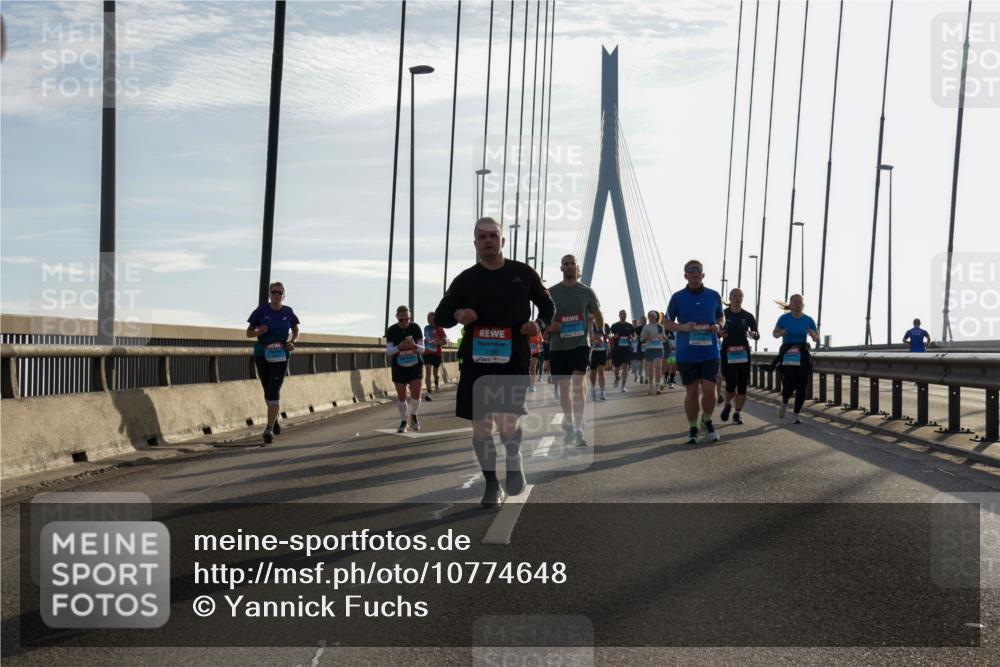 03.10.2026 - Köhlbrandbrückenlauf Yannick Fuchs http://msf.ph/oto/10774648 03.10.2026 09:33:52 Position 1 3189 meine-sportfotos.de