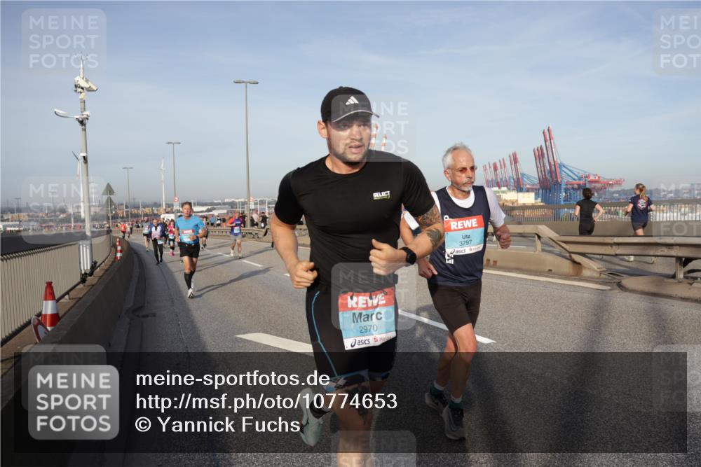 03.10.2026 - Köhlbrandbrückenlauf Yannick Fuchs http://msf.ph/oto/10774653 03.10.2026 09:39:28 Position 2 2970, 3797 meine-sportfotos.de