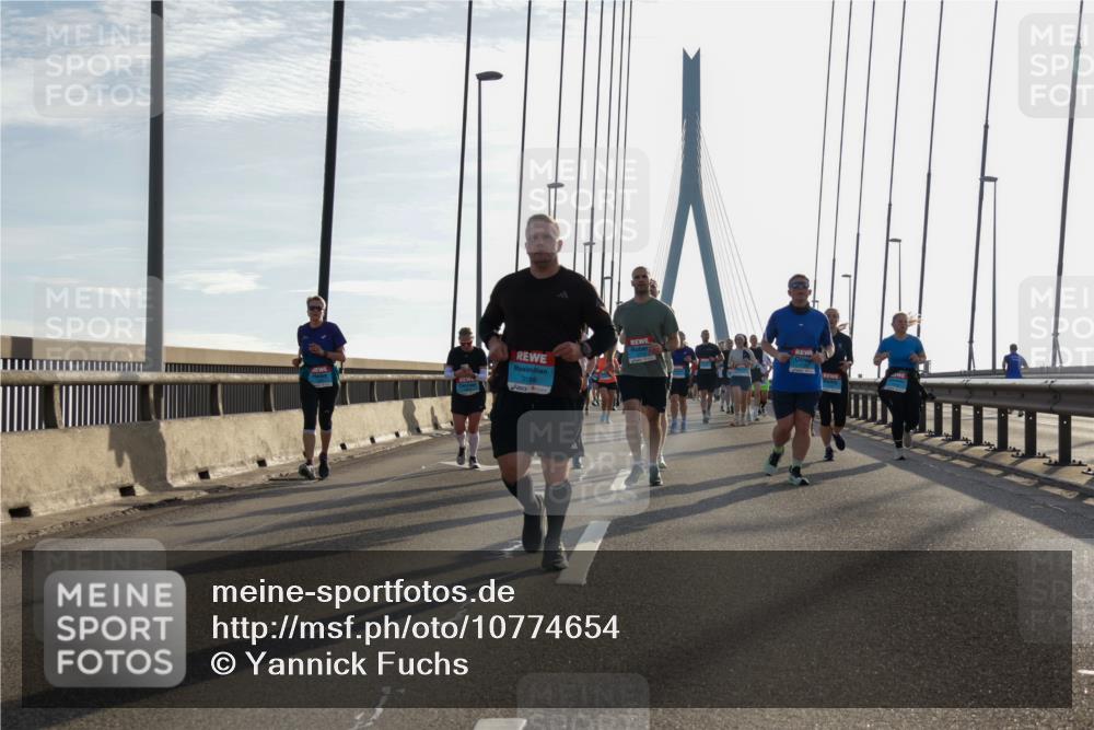 03.10.2026 - Köhlbrandbrückenlauf Yannick Fuchs http://msf.ph/oto/10774654 03.10.2026 09:33:52 Position 1 3189 meine-sportfotos.de