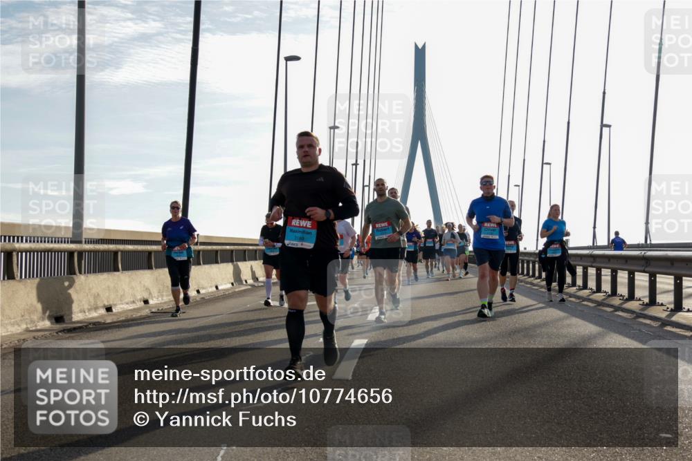 03.10.2026 - Köhlbrandbrückenlauf Yannick Fuchs http://msf.ph/oto/10774656 03.10.2026 09:33:52 Position 1 3189 meine-sportfotos.de
