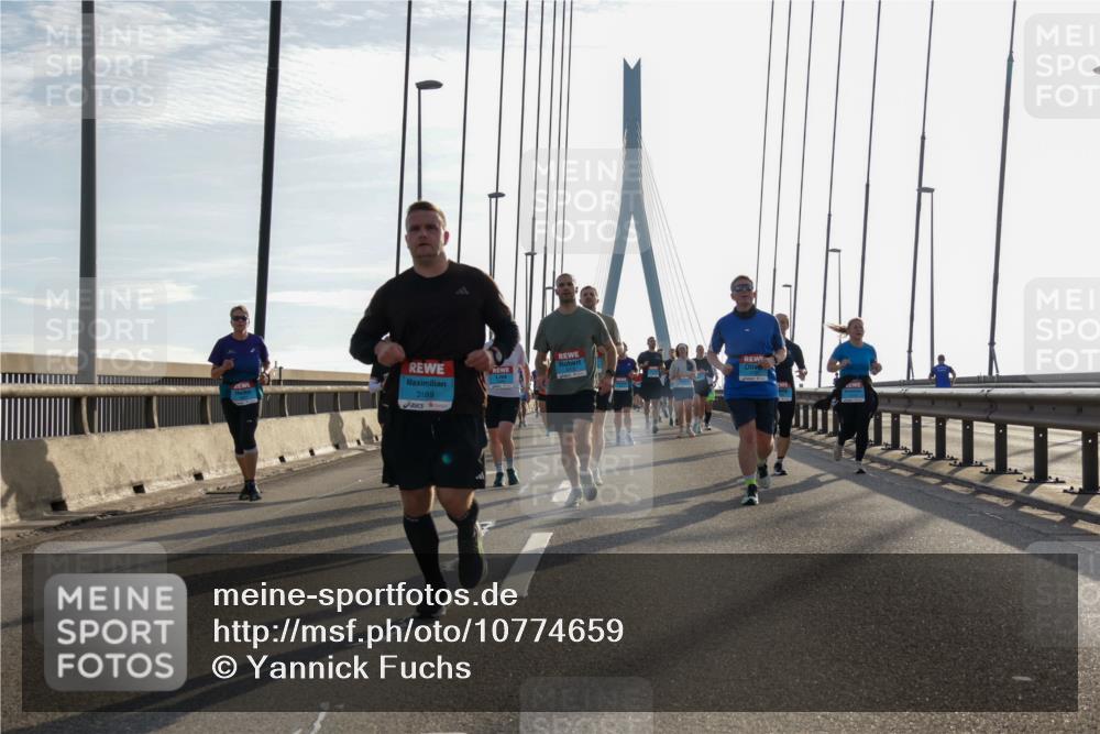 03.10.2026 - Köhlbrandbrückenlauf Yannick Fuchs http://msf.ph/oto/10774659 03.10.2026 09:33:52 Position 1 3189 meine-sportfotos.de