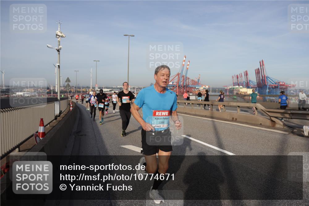 03.10.2026 - Köhlbrandbrückenlauf Yannick Fuchs http://msf.ph/oto/10774671 03.10.2026 09:39:31 Position 2 2386 meine-sportfotos.de