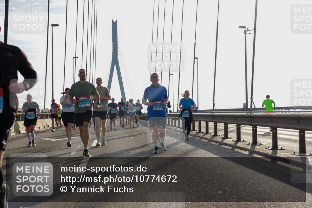 03.10.2026 - Köhlbrandbrückenlauf Yannick Fuchs http://msf.ph/oto/10774672 03.10.2026 09:33:53 Position 1  meine-sportfotos.de