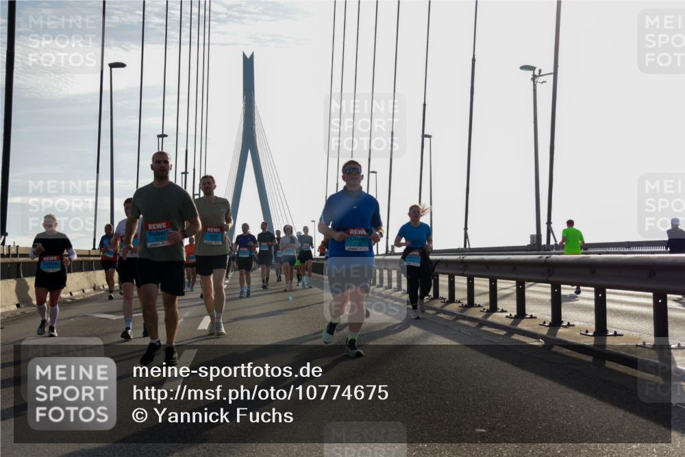03.10.2026 - Köhlbrandbrückenlauf Yannick Fuchs http://msf.ph/oto/10774675 03.10.2026 09:33:53 Position 1  meine-sportfotos.de