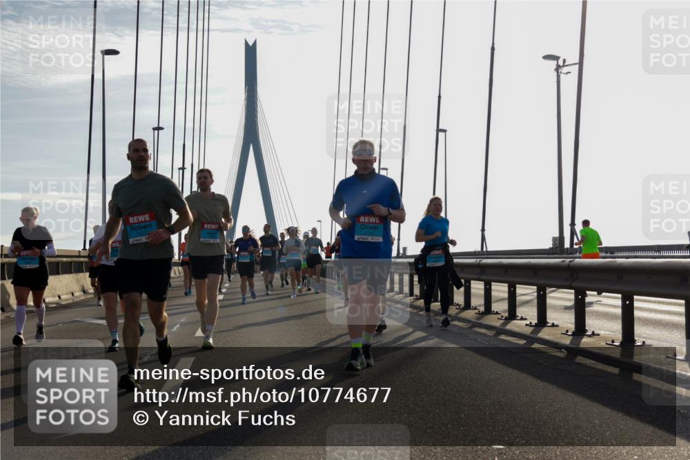 03.10.2026 - Köhlbrandbrückenlauf Yannick Fuchs http://msf.ph/oto/10774677 03.10.2026 09:33:53 Position 1 3372 meine-sportfotos.de