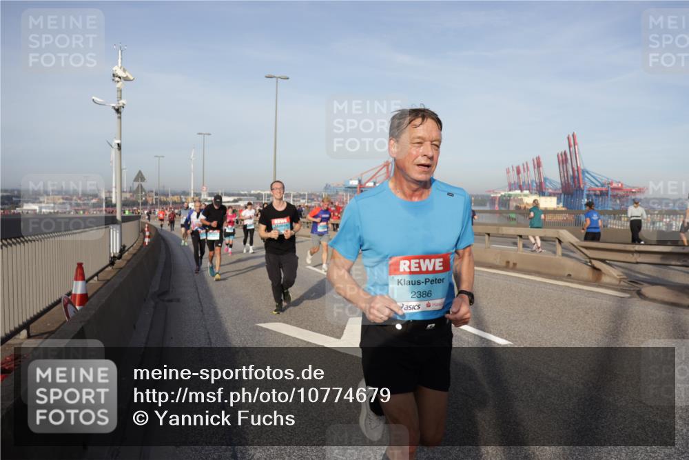 03.10.2026 - Köhlbrandbrückenlauf Yannick Fuchs http://msf.ph/oto/10774679 03.10.2026 09:39:31 Position 2 2386 meine-sportfotos.de