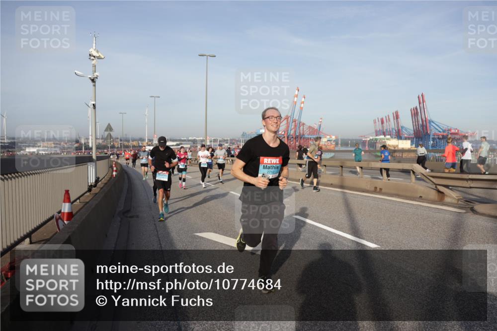 03.10.2026 - Köhlbrandbrückenlauf Yannick Fuchs http://msf.ph/oto/10774684 03.10.2026 09:39:32 Position 2 2712 meine-sportfotos.de