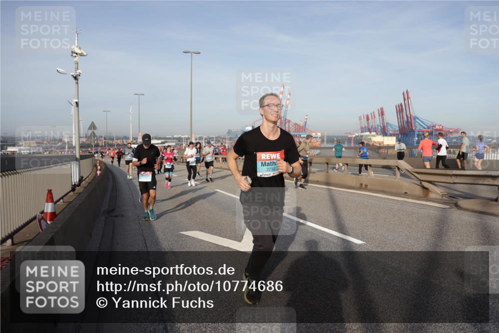03.10.2026 - Köhlbrandbrückenlauf Yannick Fuchs http://msf.ph/oto/10774686 03.10.2026 09:39:32 Position 2 2712 meine-sportfotos.de