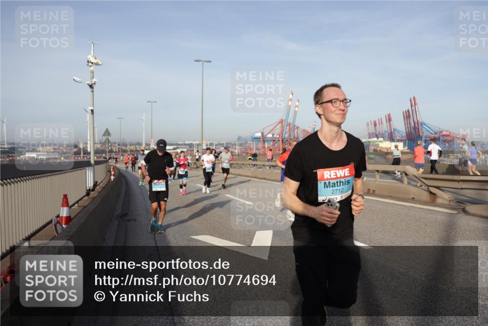 03.10.2026 - Köhlbrandbrückenlauf Yannick Fuchs http://msf.ph/oto/10774694 03.10.2026 09:39:33 Position 2 2712 meine-sportfotos.de