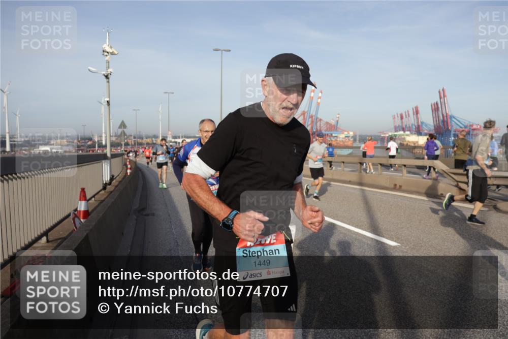 03.10.2026 - Köhlbrandbrückenlauf Yannick Fuchs http://msf.ph/oto/10774707 03.10.2026 09:39:35 Position 2 1449 meine-sportfotos.de