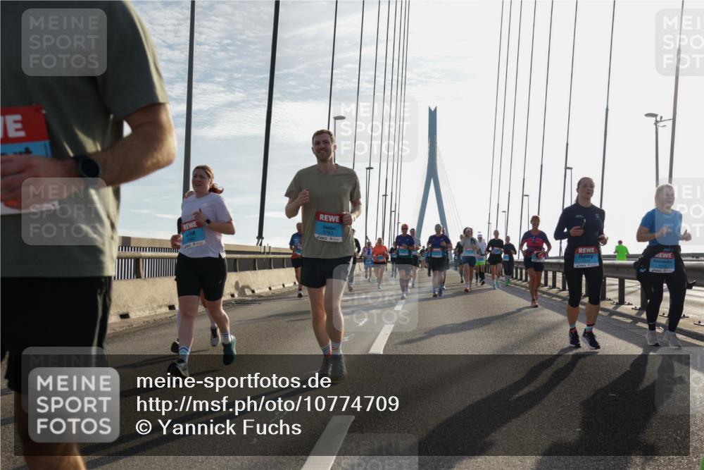 03.10.2026 - Köhlbrandbrückenlauf Yannick Fuchs http://msf.ph/oto/10774709 03.10.2026 09:33:55 Position 1 3783, 1514, 1513 meine-sportfotos.de