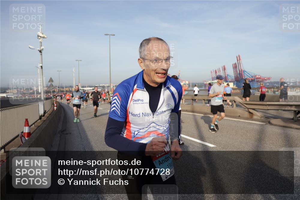 03.10.2026 - Köhlbrandbrückenlauf Yannick Fuchs http://msf.ph/oto/10774728 03.10.2026 09:39:36 Position 2 195 meine-sportfotos.de