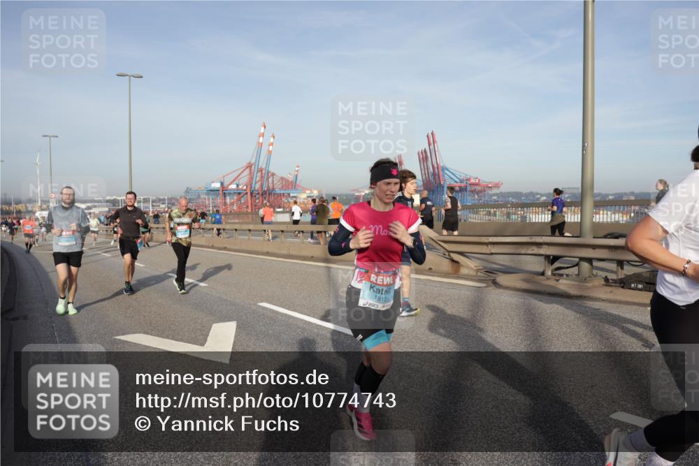 03.10.2026 - Köhlbrandbrückenlauf Yannick Fuchs http://msf.ph/oto/10774743 03.10.2026 09:39:37 Position 2 1812 meine-sportfotos.de
