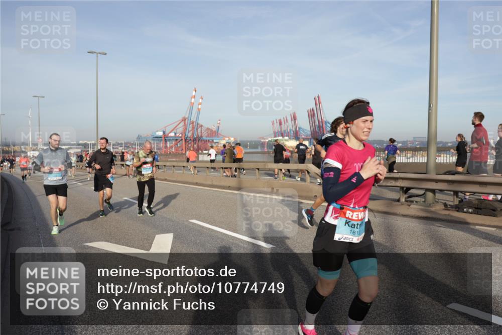 03.10.2026 - Köhlbrandbrückenlauf Yannick Fuchs http://msf.ph/oto/10774749 03.10.2026 09:39:37 Position 2 1812, 381 meine-sportfotos.de
