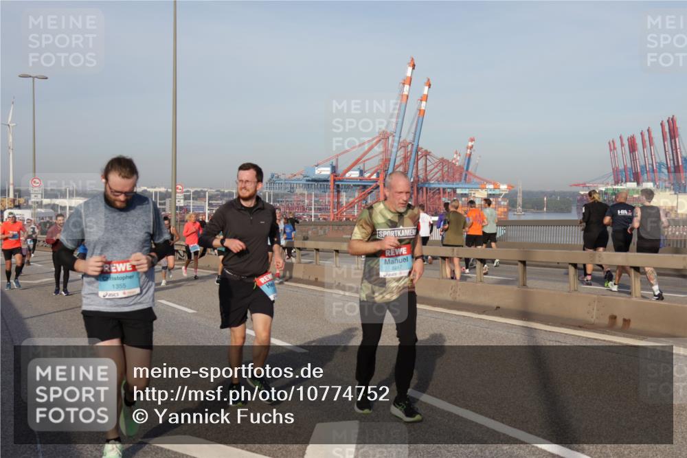 03.10.2026 - Köhlbrandbrückenlauf Yannick Fuchs http://msf.ph/oto/10774752 03.10.2026 09:39:38 Position 2 1355, 2217 meine-sportfotos.de