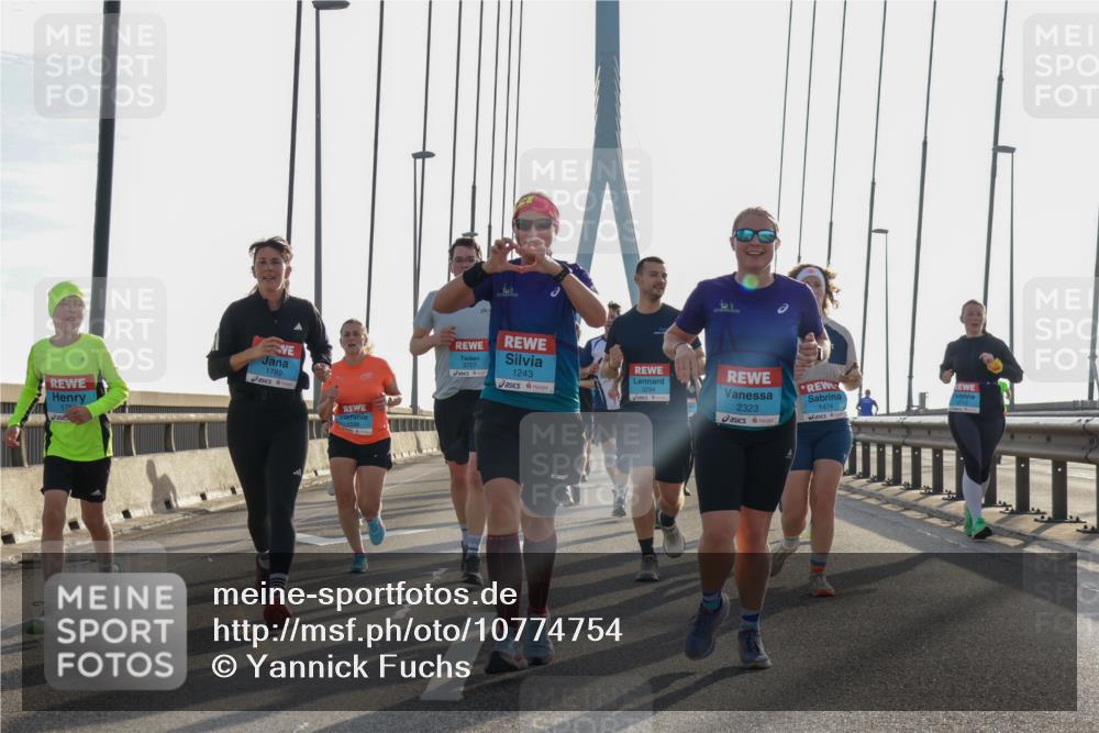 03.10.2026 - Köhlbrandbrückenlauf Yannick Fuchs http://msf.ph/oto/10774754 03.10.2026 09:33:59 Position 1 17, 1789, 3727, 1243, 3294, 2323, 1474 meine-sportfotos.de