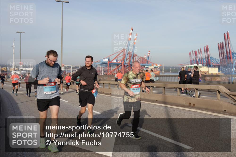 03.10.2026 - Köhlbrandbrückenlauf Yannick Fuchs http://msf.ph/oto/10774755 03.10.2026 09:39:38 Position 2 1355, 2217 meine-sportfotos.de