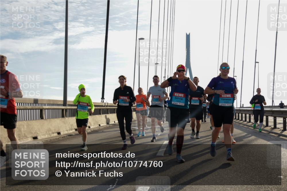 03.10.2026 - Köhlbrandbrückenlauf Yannick Fuchs http://msf.ph/oto/10774760 03.10.2026 09:33:59 Position 1 6, 1243, 2323 meine-sportfotos.de