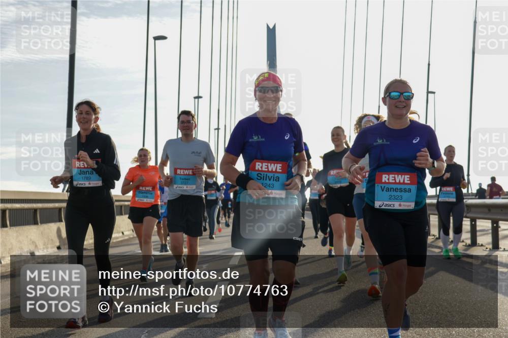 03.10.2026 - Köhlbrandbrückenlauf Yannick Fuchs http://msf.ph/oto/10774763 03.10.2026 09:34:00 Position 1 1243, 1789, 3727, 1536, 2323 meine-sportfotos.de