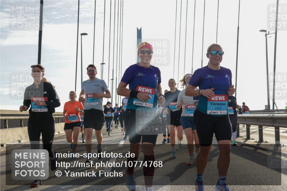 03.10.2026 - Köhlbrandbrückenlauf Yannick Fuchs http://msf.ph/oto/10774768 03.10.2026 09:34:00 Position 1 1789, 3727, 2323, 1474, 2743 meine-sportfotos.de