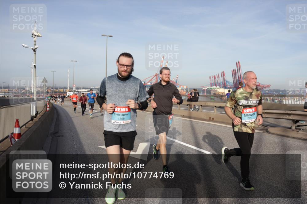 03.10.2026 - Köhlbrandbrückenlauf Yannick Fuchs http://msf.ph/oto/10774769 03.10.2026 09:39:39 Position 2 1355, 2217 meine-sportfotos.de