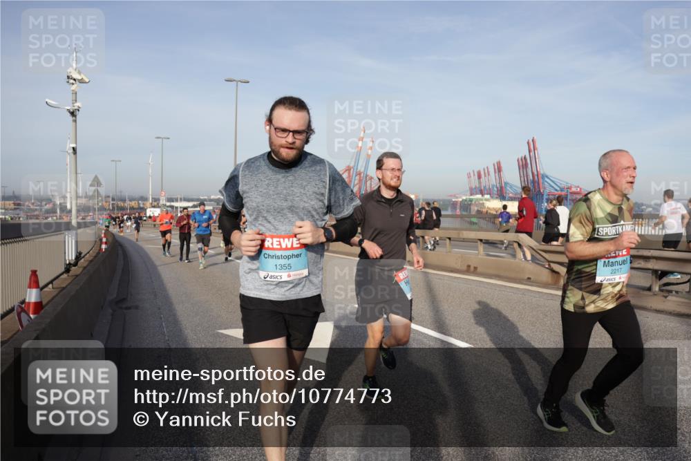 03.10.2026 - Köhlbrandbrückenlauf Yannick Fuchs http://msf.ph/oto/10774773 03.10.2026 09:39:40 Position 2 1355, 2217 meine-sportfotos.de