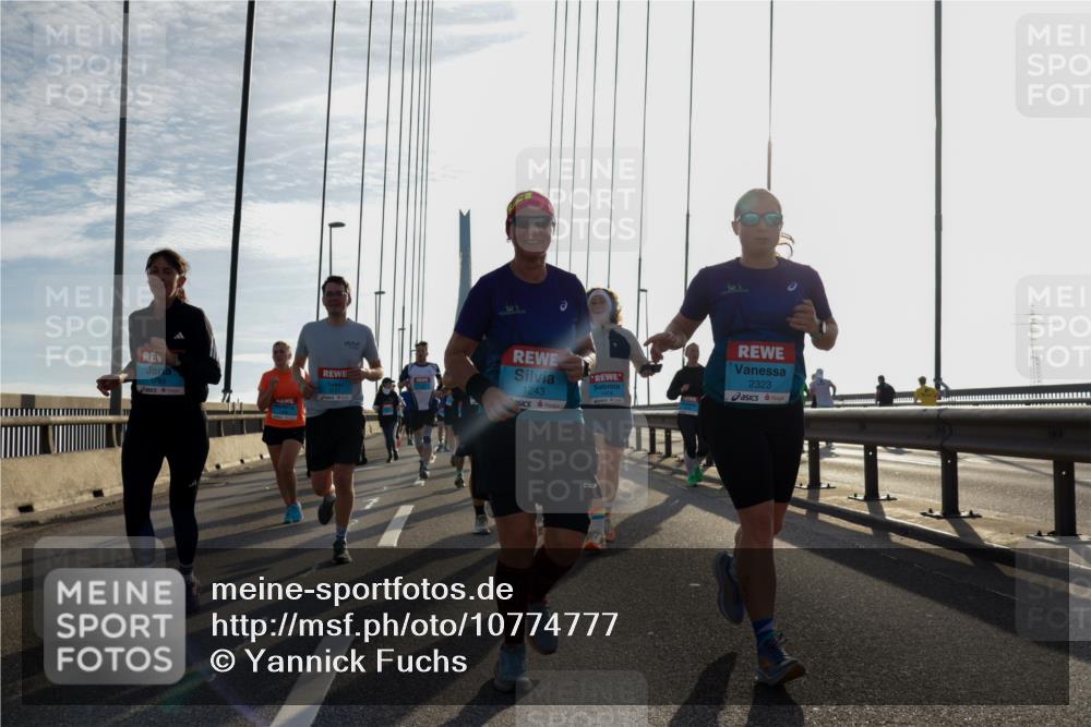 03.10.2026 - Köhlbrandbrückenlauf Yannick Fuchs http://msf.ph/oto/10774777 03.10.2026 09:34:00 Position 1 1789, 3727, 1243, 2323 meine-sportfotos.de