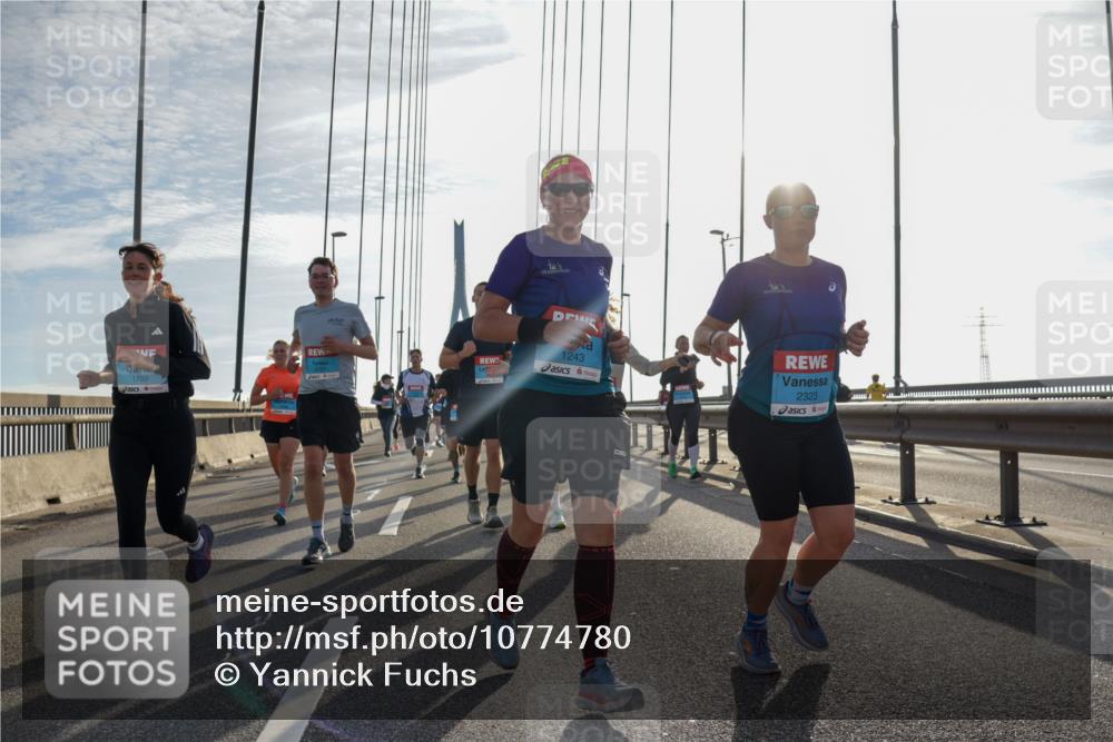 03.10.2026 - Köhlbrandbrückenlauf Yannick Fuchs http://msf.ph/oto/10774780 03.10.2026 09:34:00 Position 1 1789, 1243, 2323 meine-sportfotos.de