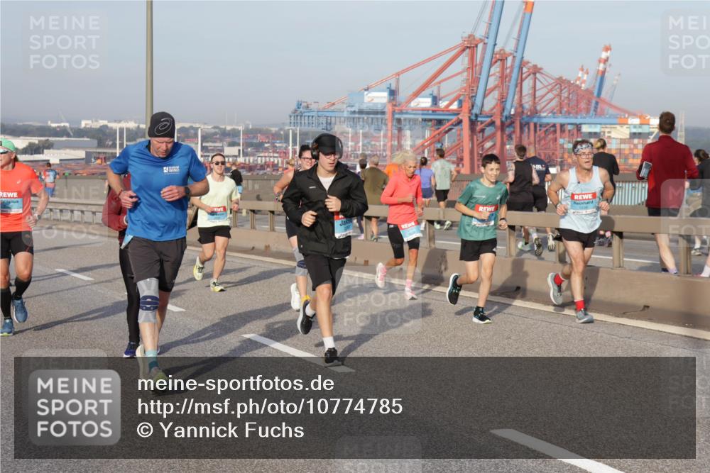 03.10.2026 - Köhlbrandbrückenlauf Yannick Fuchs http://msf.ph/oto/10774785 03.10.2026 09:39:42 Position 2  meine-sportfotos.de