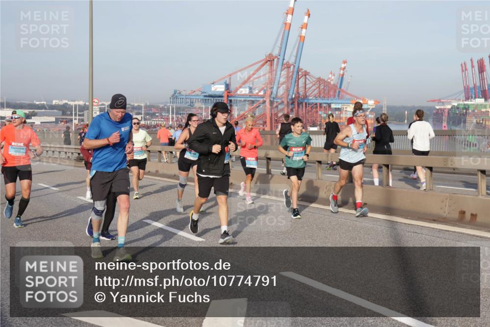 03.10.2026 - Köhlbrandbrückenlauf Yannick Fuchs http://msf.ph/oto/10774791 03.10.2026 09:39:42 Position 2  meine-sportfotos.de