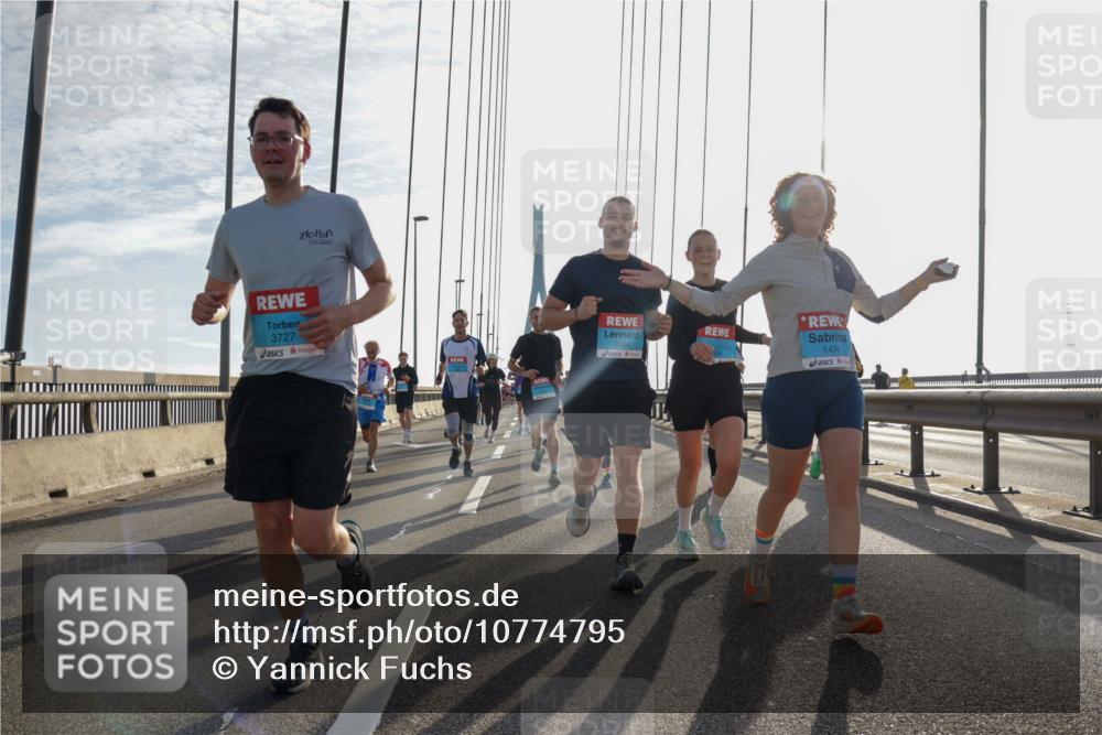 03.10.2026 - Köhlbrandbrückenlauf Yannick Fuchs http://msf.ph/oto/10774795 03.10.2026 09:34:01 Position 1 3727, 1474 meine-sportfotos.de