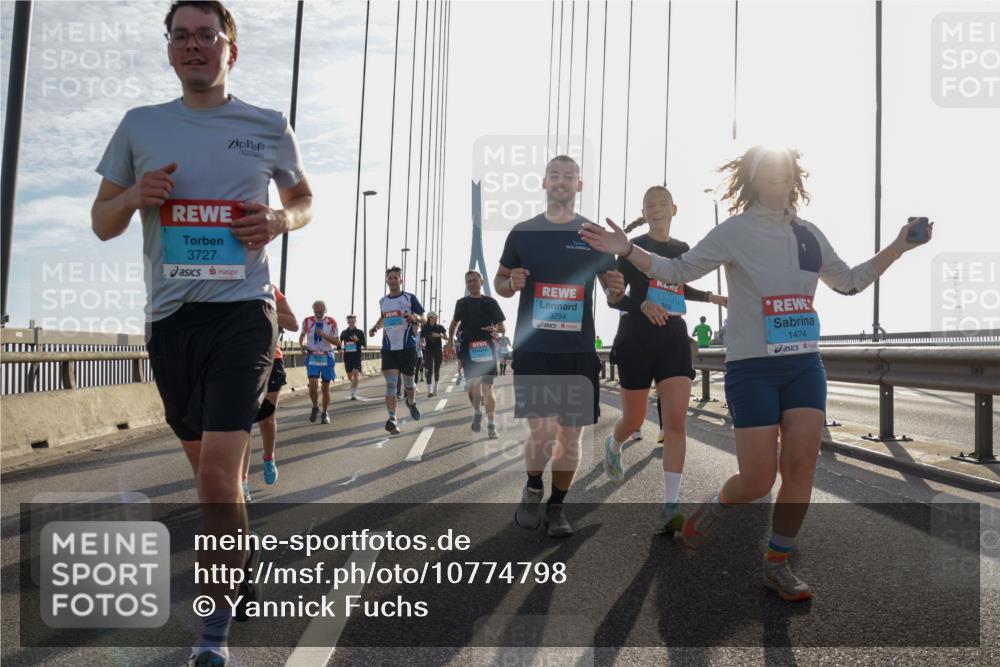 03.10.2026 - Köhlbrandbrückenlauf Yannick Fuchs http://msf.ph/oto/10774798 03.10.2026 09:34:02 Position 1 3727, 3294, 1474 meine-sportfotos.de