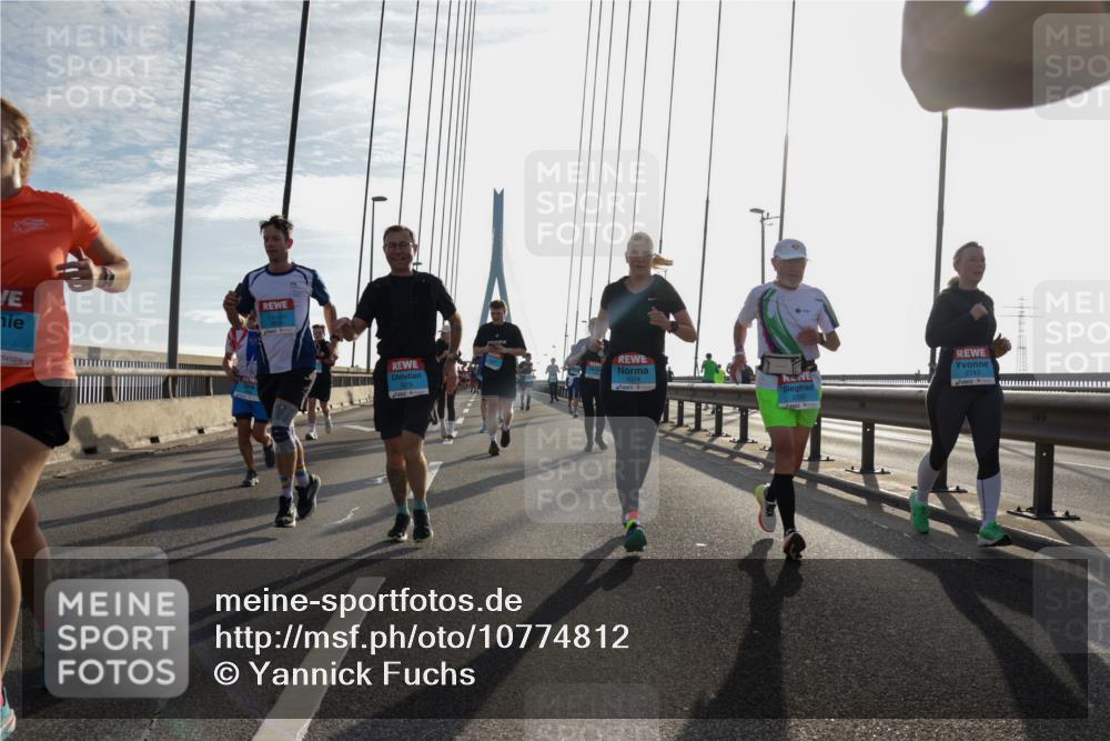03.10.2026 - Köhlbrandbrückenlauf Yannick Fuchs http://msf.ph/oto/10774812 03.10.2026 09:34:03 Position 1 2743 meine-sportfotos.de