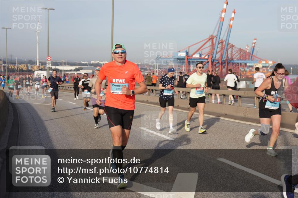 03.10.2026 - Köhlbrandbrückenlauf Yannick Fuchs http://msf.ph/oto/10774814 03.10.2026 09:39:44 Position 2 2302, 1426 meine-sportfotos.de