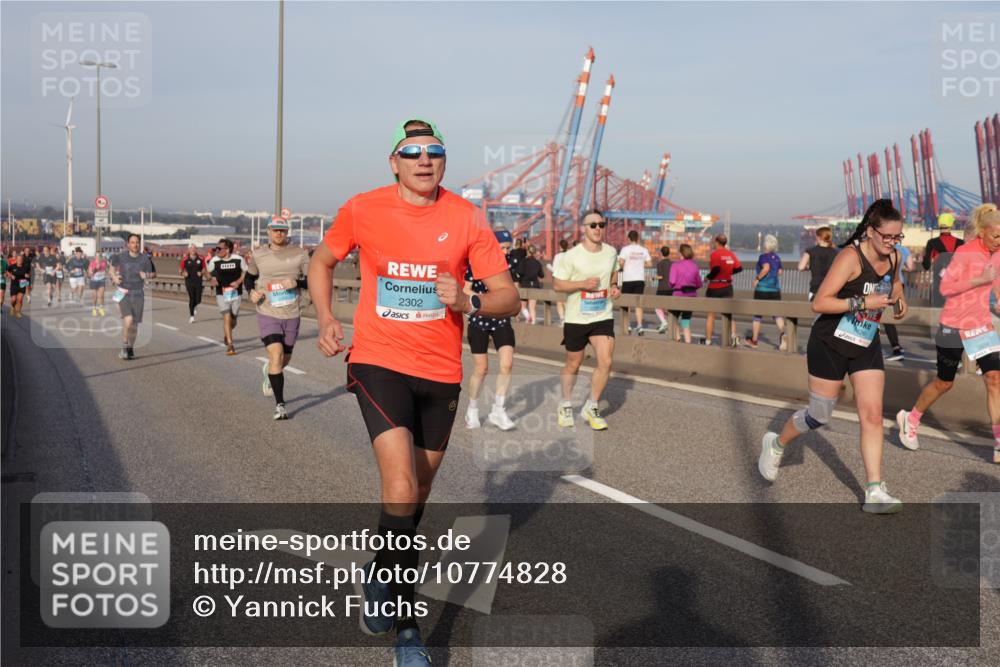 03.10.2026 - Köhlbrandbrückenlauf Yannick Fuchs http://msf.ph/oto/10774828 03.10.2026 09:39:45 Position 2 2302 meine-sportfotos.de