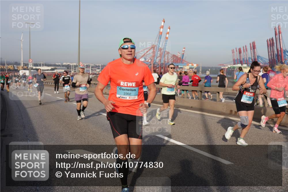 03.10.2026 - Köhlbrandbrückenlauf Yannick Fuchs http://msf.ph/oto/10774830 03.10.2026 09:39:45 Position 2 2302, 1426 meine-sportfotos.de