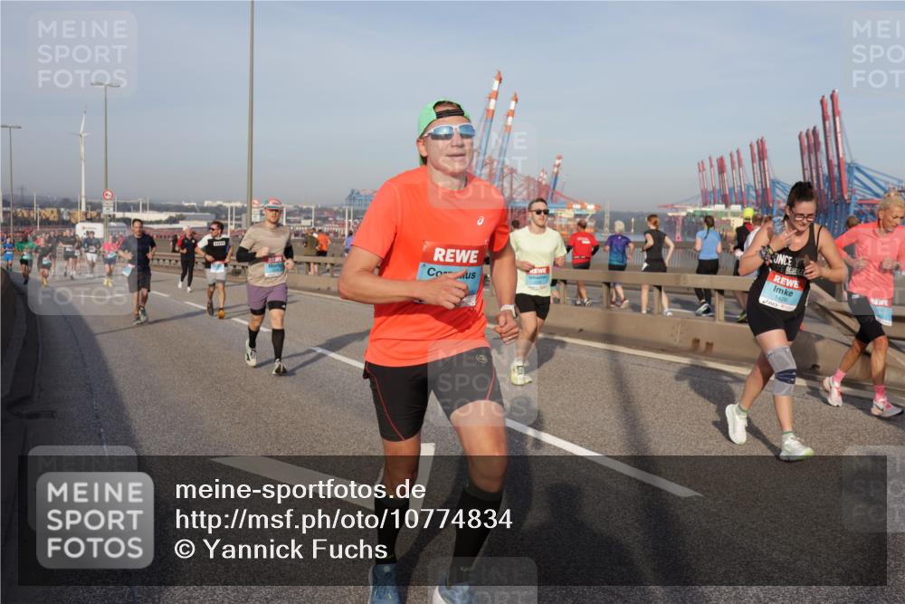 03.10.2026 - Köhlbrandbrückenlauf Yannick Fuchs http://msf.ph/oto/10774834 03.10.2026 09:39:45 Position 2 1426 meine-sportfotos.de