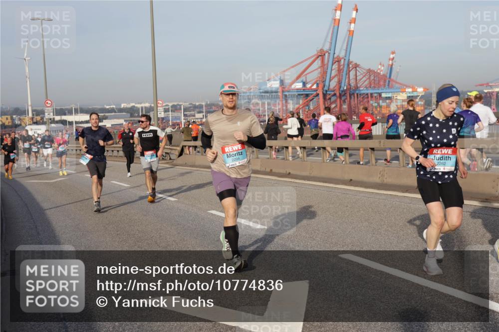 03.10.2026 - Köhlbrandbrückenlauf Yannick Fuchs http://msf.ph/oto/10774836 03.10.2026 09:39:46 Position 2 2204, 2262 meine-sportfotos.de