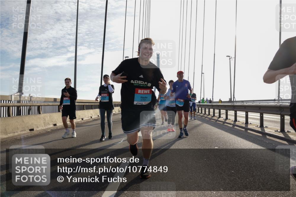 03.10.2026 - Köhlbrandbrückenlauf Yannick Fuchs http://msf.ph/oto/10774849 03.10.2026 09:34:05 Position 1 3761 meine-sportfotos.de
