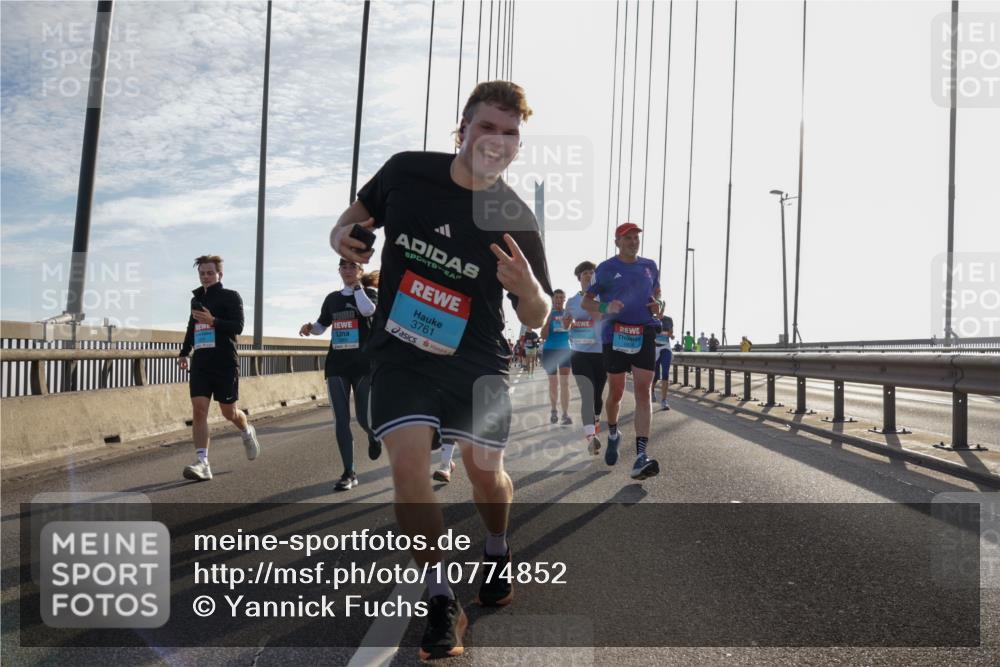 03.10.2026 - Köhlbrandbrückenlauf Yannick Fuchs http://msf.ph/oto/10774852 03.10.2026 09:34:05 Position 1 3761, 2838 meine-sportfotos.de