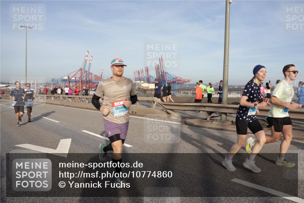 03.10.2026 - Köhlbrandbrückenlauf Yannick Fuchs http://msf.ph/oto/10774860 03.10.2026 09:39:48 Position 2 2204 meine-sportfotos.de