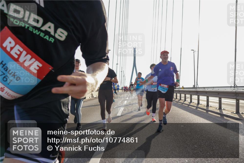 03.10.2026 - Köhlbrandbrückenlauf Yannick Fuchs http://msf.ph/oto/10774861 03.10.2026 09:34:06 Position 1 761 meine-sportfotos.de
