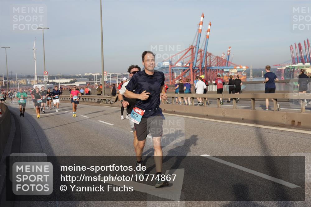 03.10.2026 - Köhlbrandbrückenlauf Yannick Fuchs http://msf.ph/oto/10774867 03.10.2026 09:39:49 Position 2 3089 meine-sportfotos.de