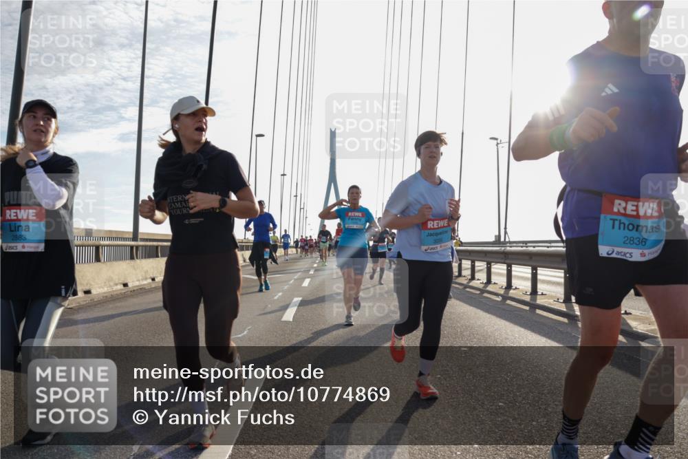 03.10.2026 - Köhlbrandbrückenlauf Yannick Fuchs http://msf.ph/oto/10774869 03.10.2026 09:34:07 Position 1 2883, 3056, 2836 meine-sportfotos.de