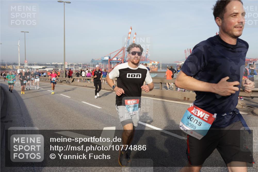 03.10.2026 - Köhlbrandbrückenlauf Yannick Fuchs http://msf.ph/oto/10774886 03.10.2026 09:39:51 Position 2 3089 meine-sportfotos.de