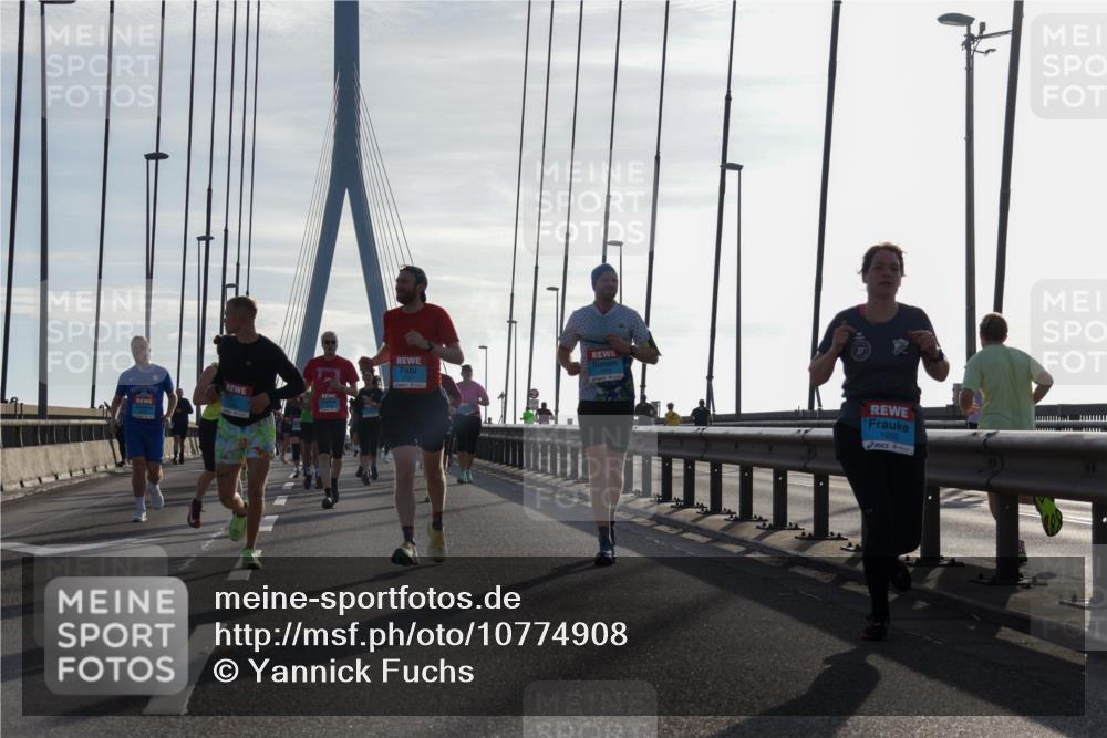 03.10.2026 - Köhlbrandbrückenlauf Yannick Fuchs http://msf.ph/oto/10774908 03.10.2026 09:34:11 Position 1 1050 meine-sportfotos.de