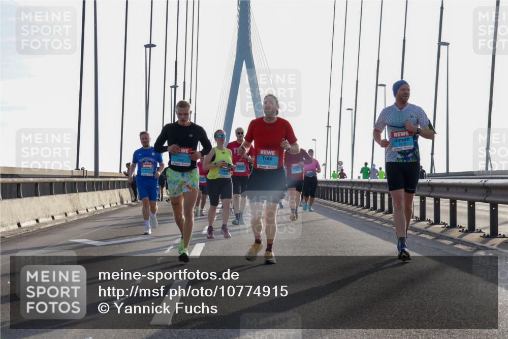 03.10.2026 - Köhlbrandbrückenlauf Yannick Fuchs http://msf.ph/oto/10774915 03.10.2026 09:34:12 Position 1 3840, 2727, 1918 meine-sportfotos.de